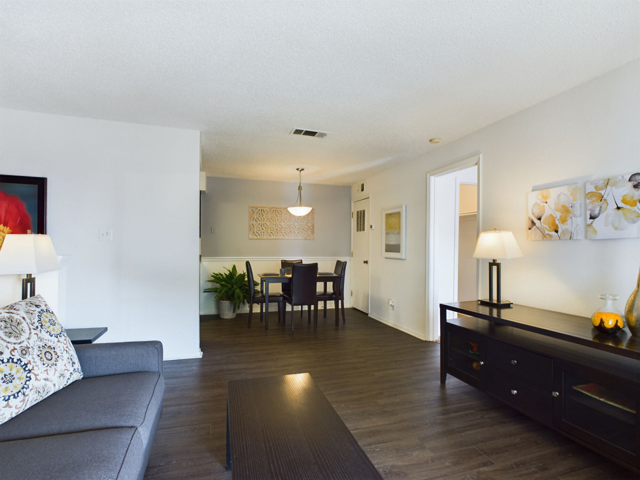 Raintree Apartments Image 4