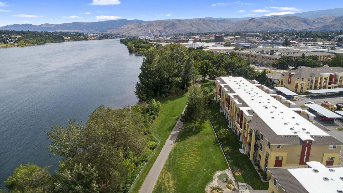 Riverside 9 Image 22