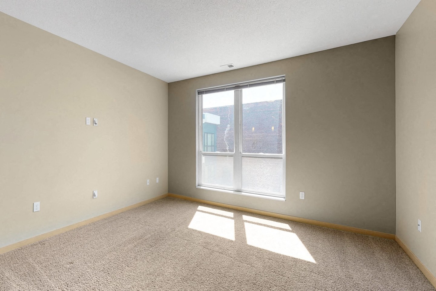 L14 Flats Image 4