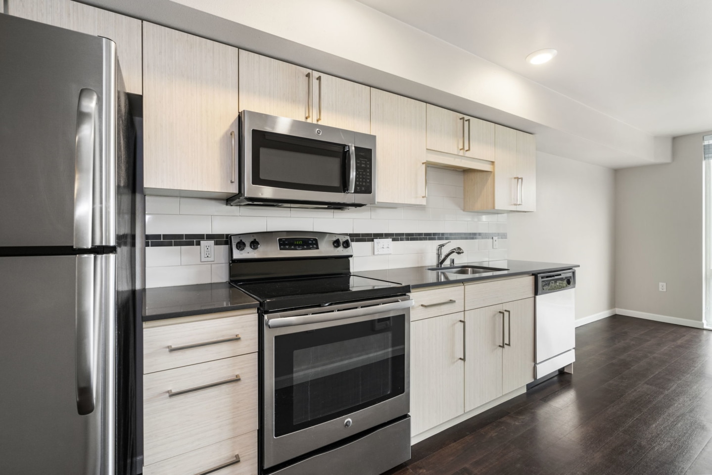 1711 Apartments Image 34