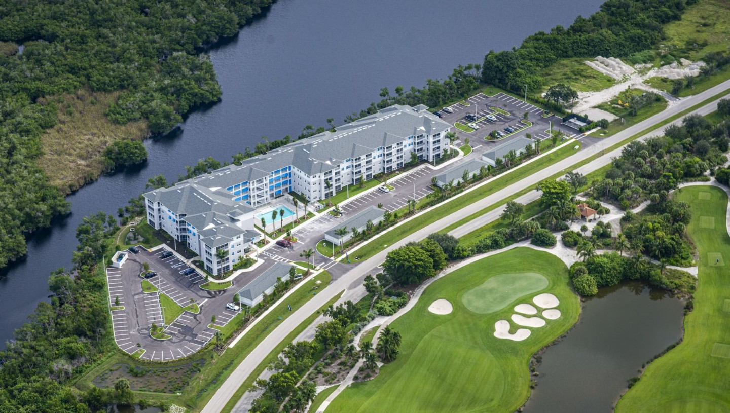 MainSail Apartments Marco Shores Image 2