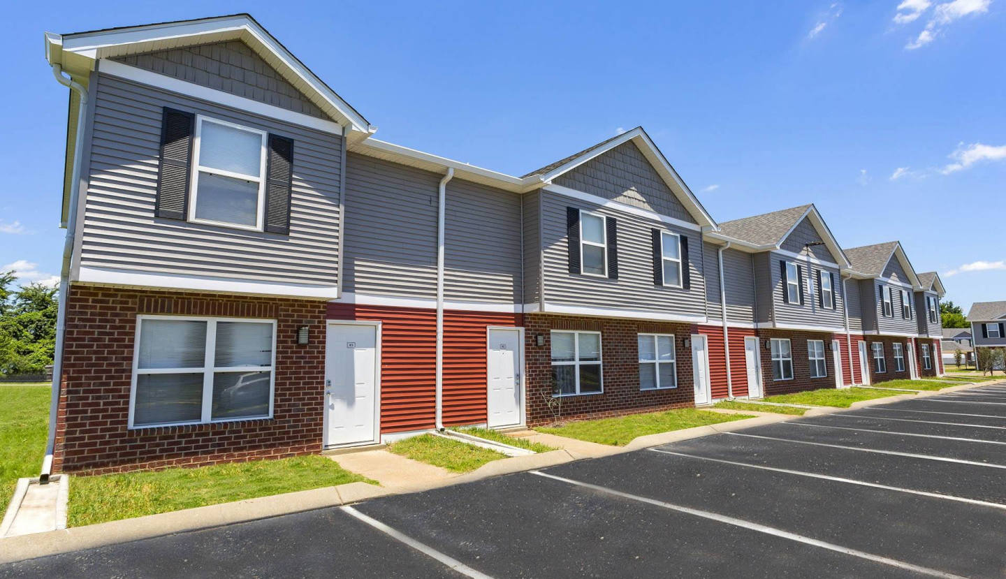 Chariot Pointe apartments Image 3