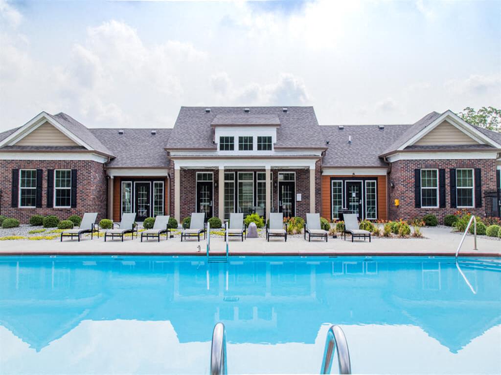 Monon Living Image 2