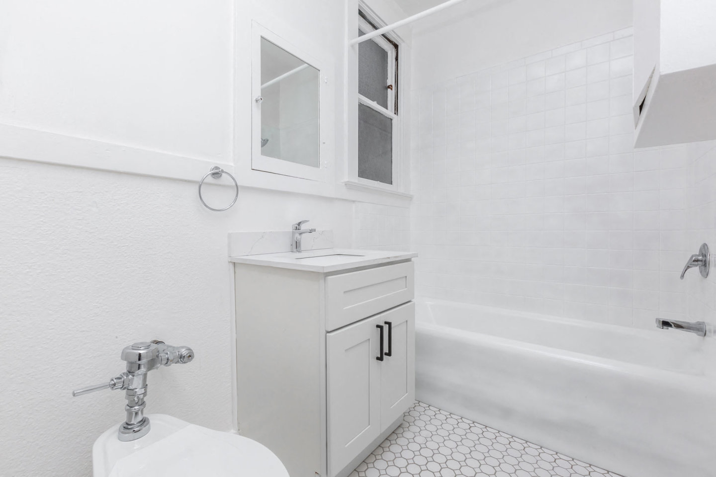 337 10TH AVENUE Apartments Image 7