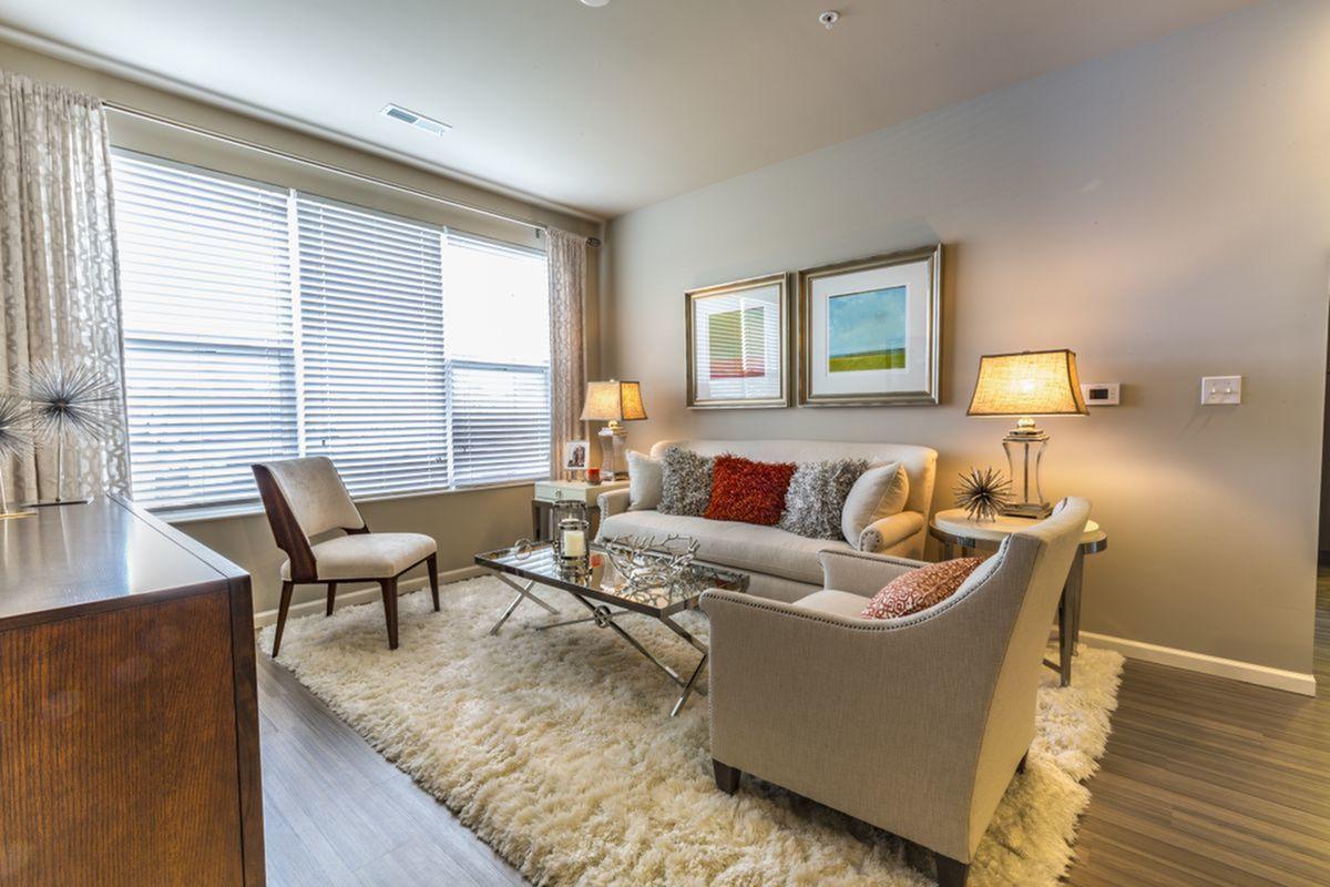 Alinea Town and Country Image 11