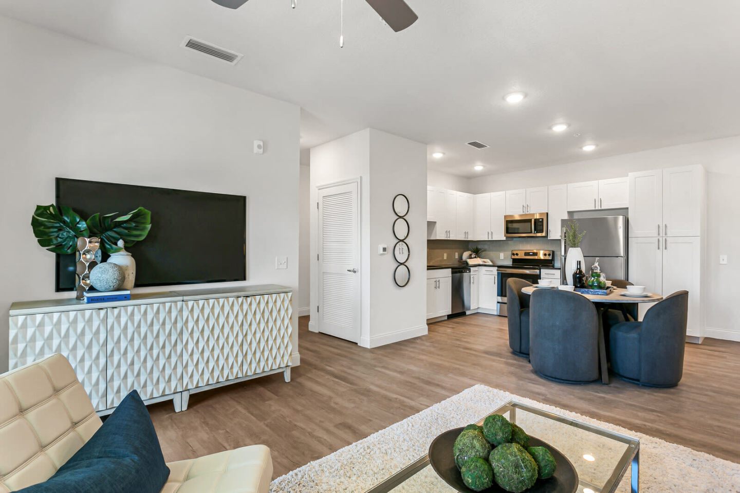 Grand Oak Apartments Image 16