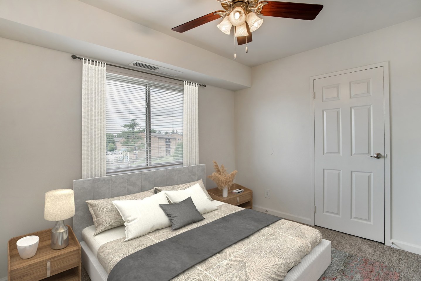 THE MANOR/THE MANOR EAST APARTMENTS Image 10