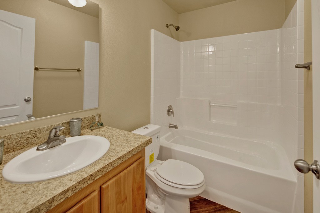 Four Seasons Apartment Homes Image 9