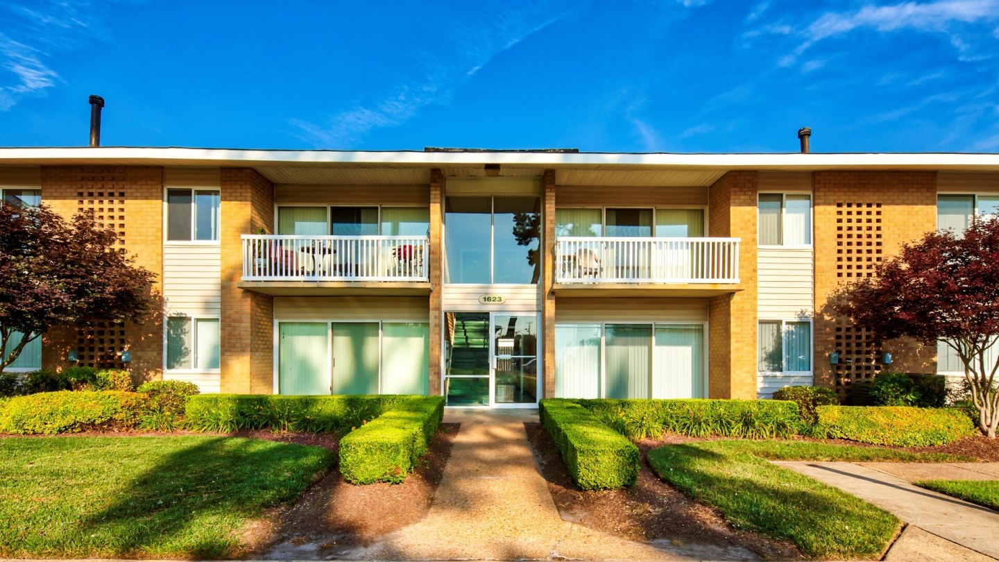 Pinewood Gardens Apartments Image 14