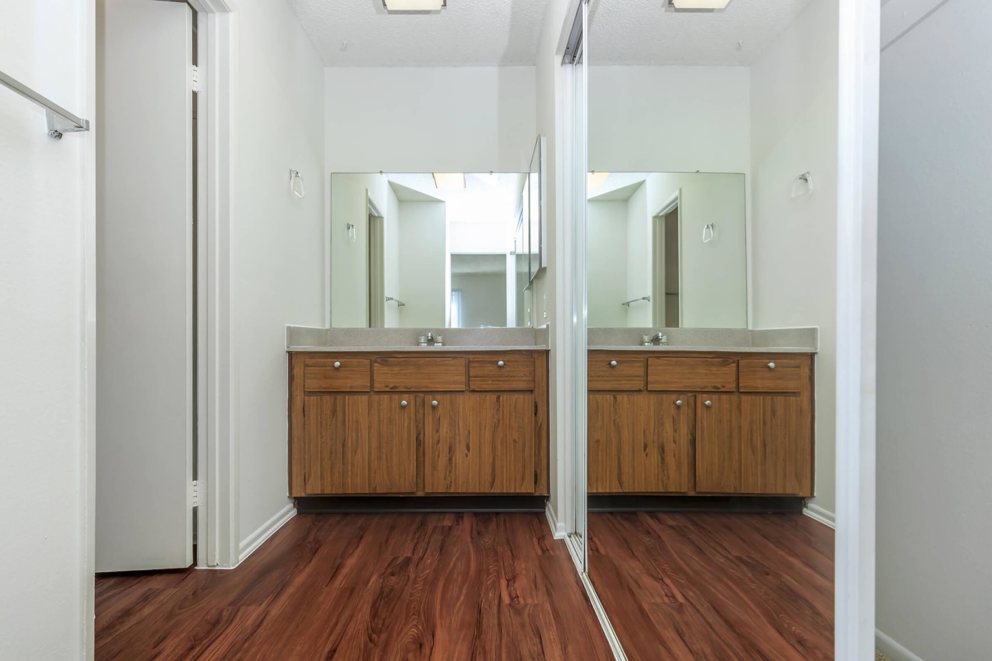Ridgewood Village Apartment Homes Image 6