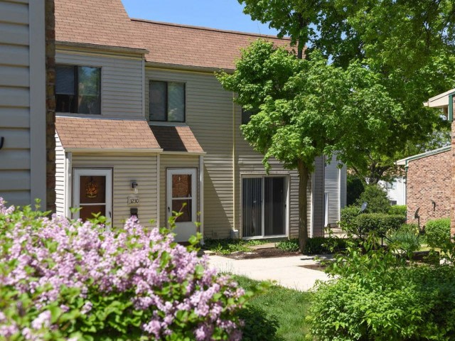 The Townhomes at Highcrest Image 38