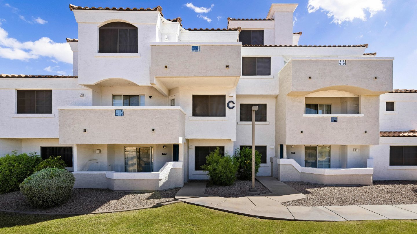 909 West Image 39