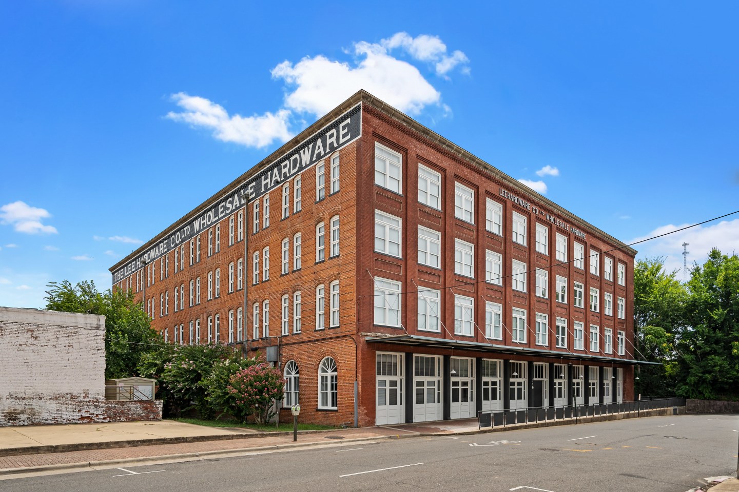 United Jewelers and Lee Hardware Apartments Image 2