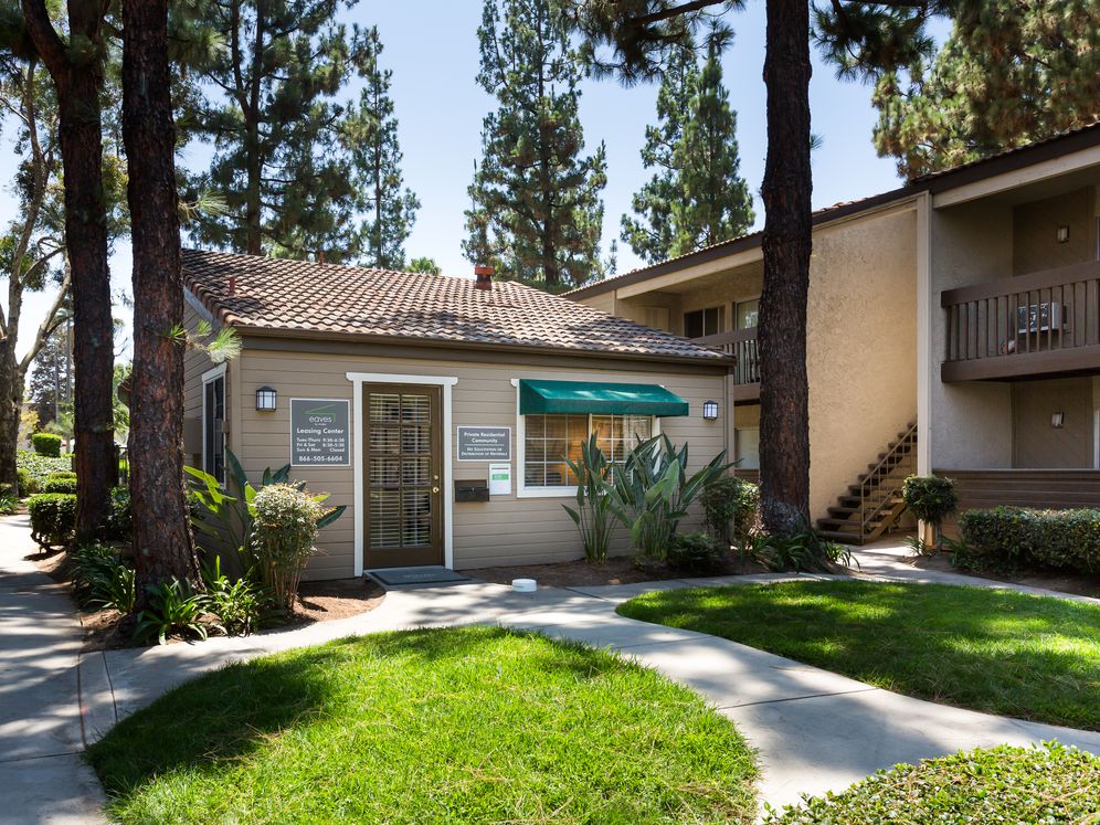eaves San Dimas Image 16
