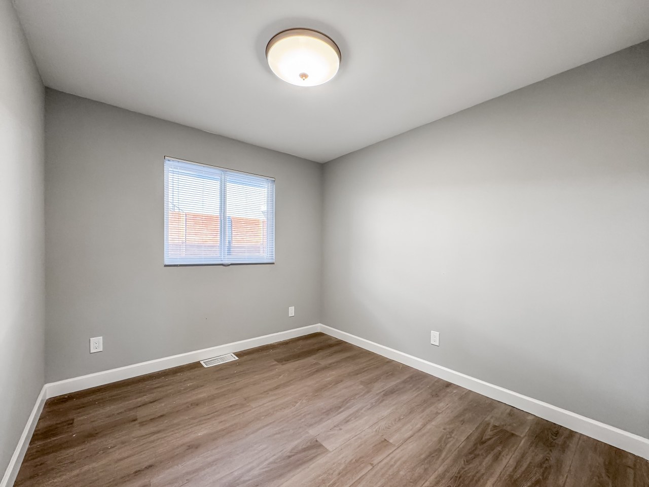 4124 Lyon Avenue Image 7