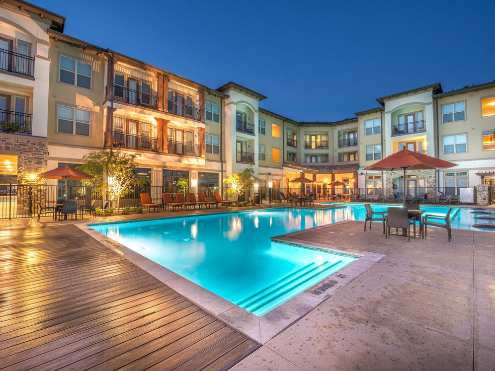 Avalon Lakeside Image 34