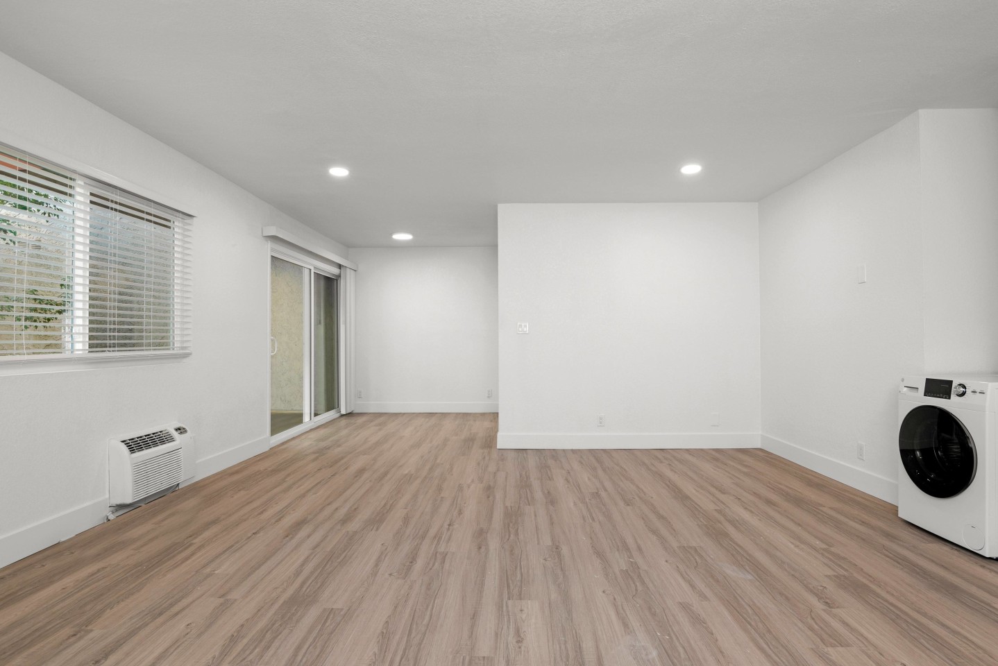 The Current 340 Image 1