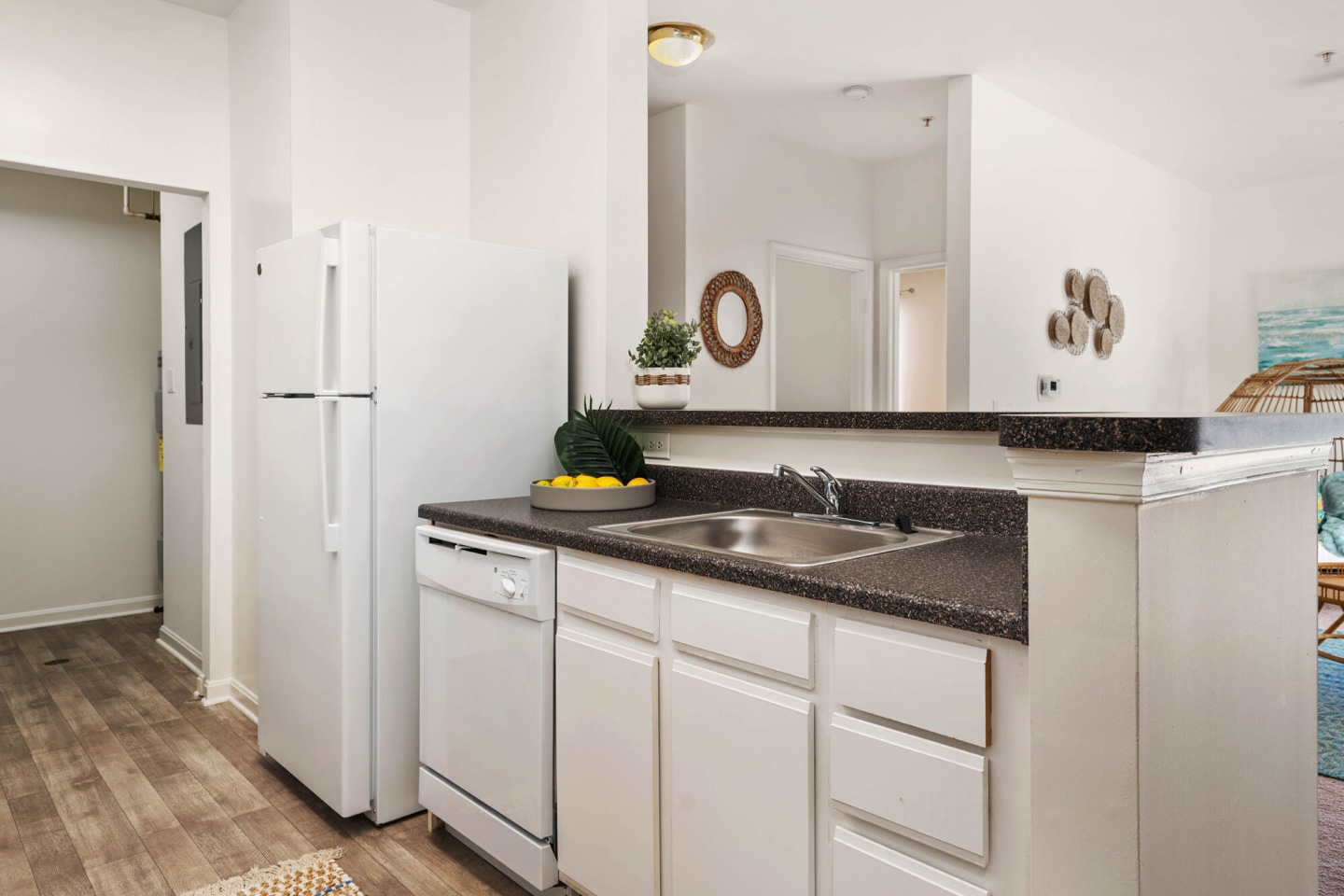 Marley Manor Luxury Apartment Homes Image 8