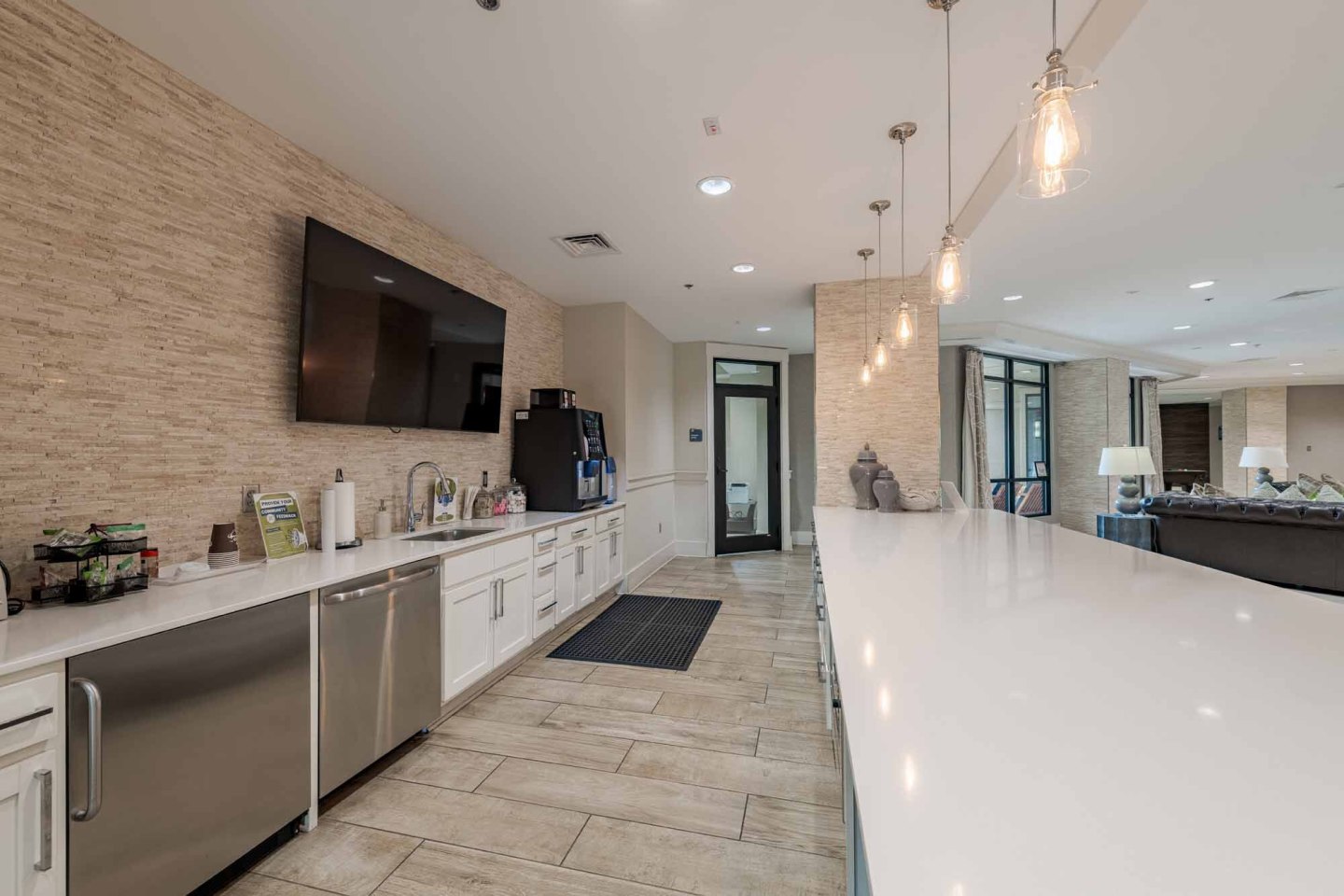 Apartments at Palladian Place Image 31