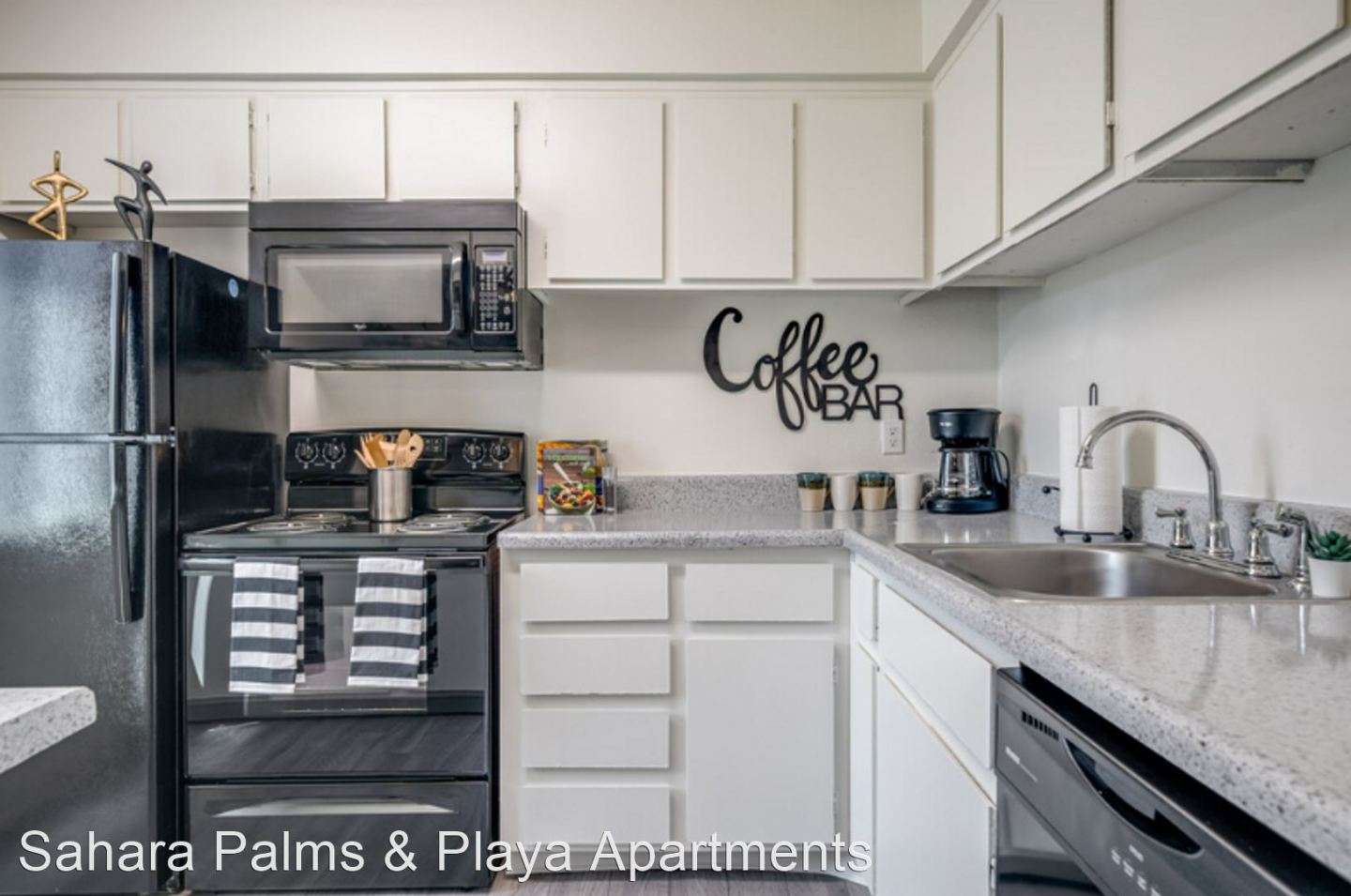 Sahara and Playa Palms Apartments Image 7