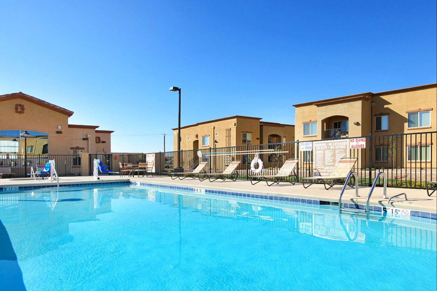 Raintree Apartments Image 24
