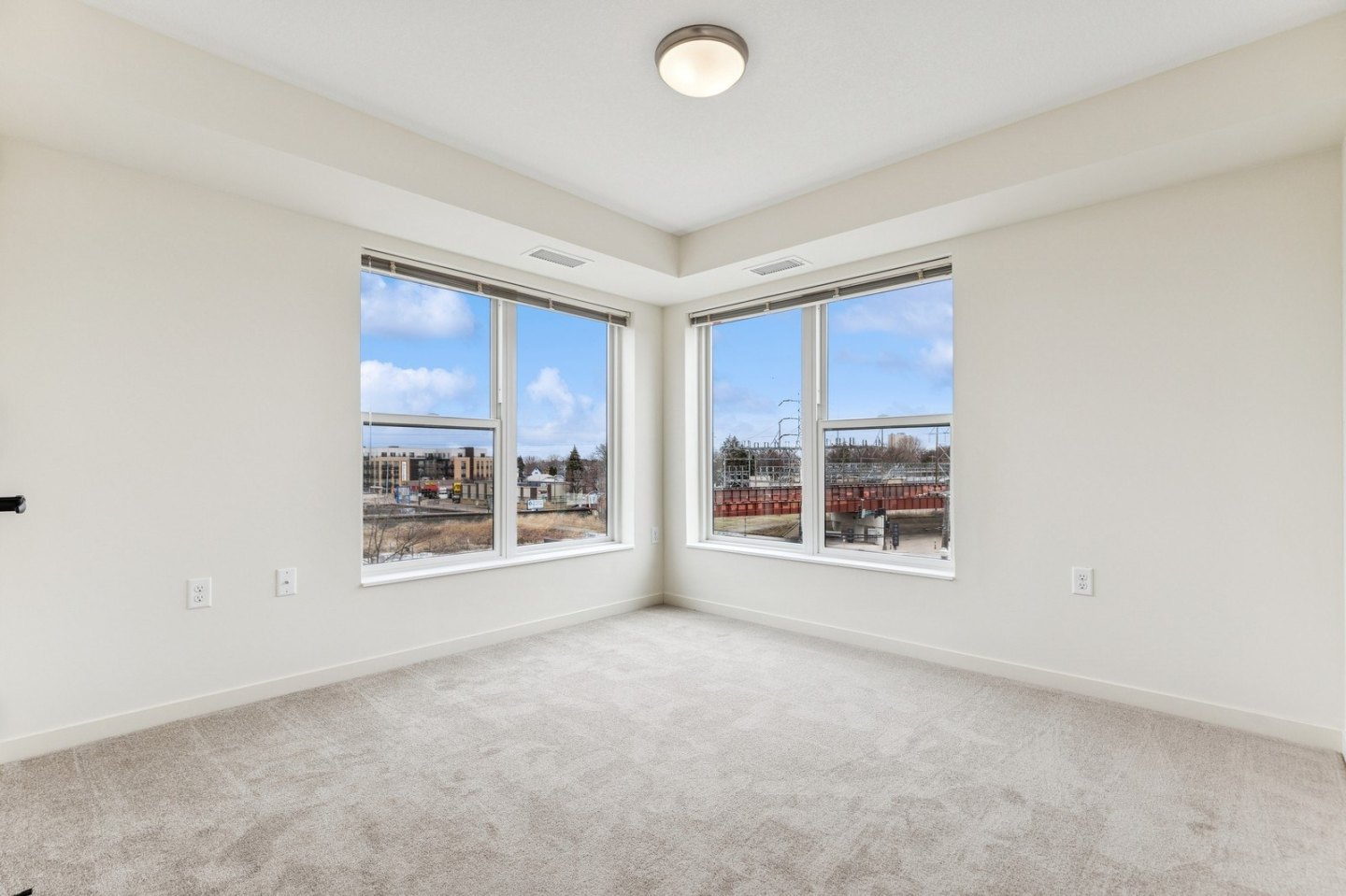 Marshall Avenue Flats Image 18