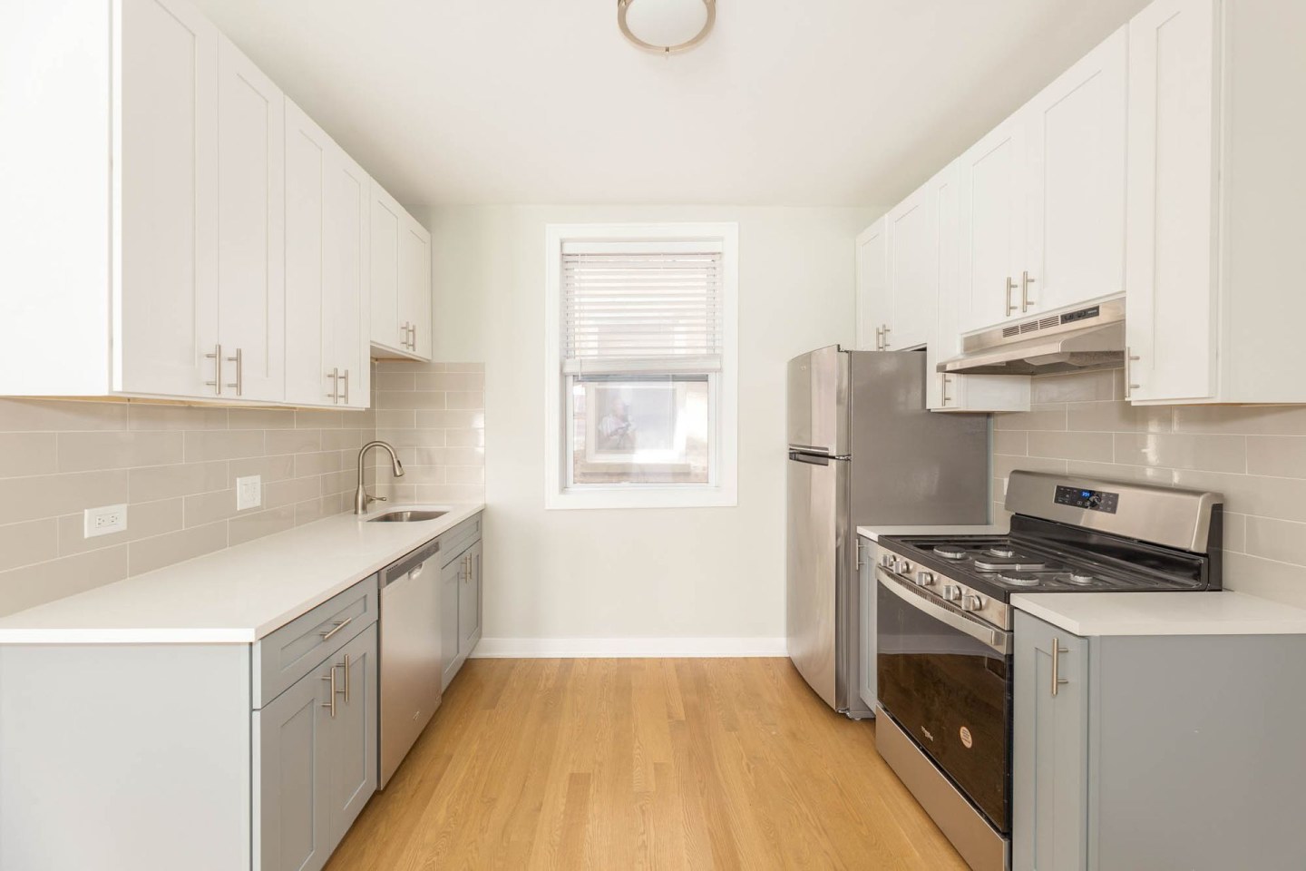 4837 North Wolcott Ave. Apt. Image 2