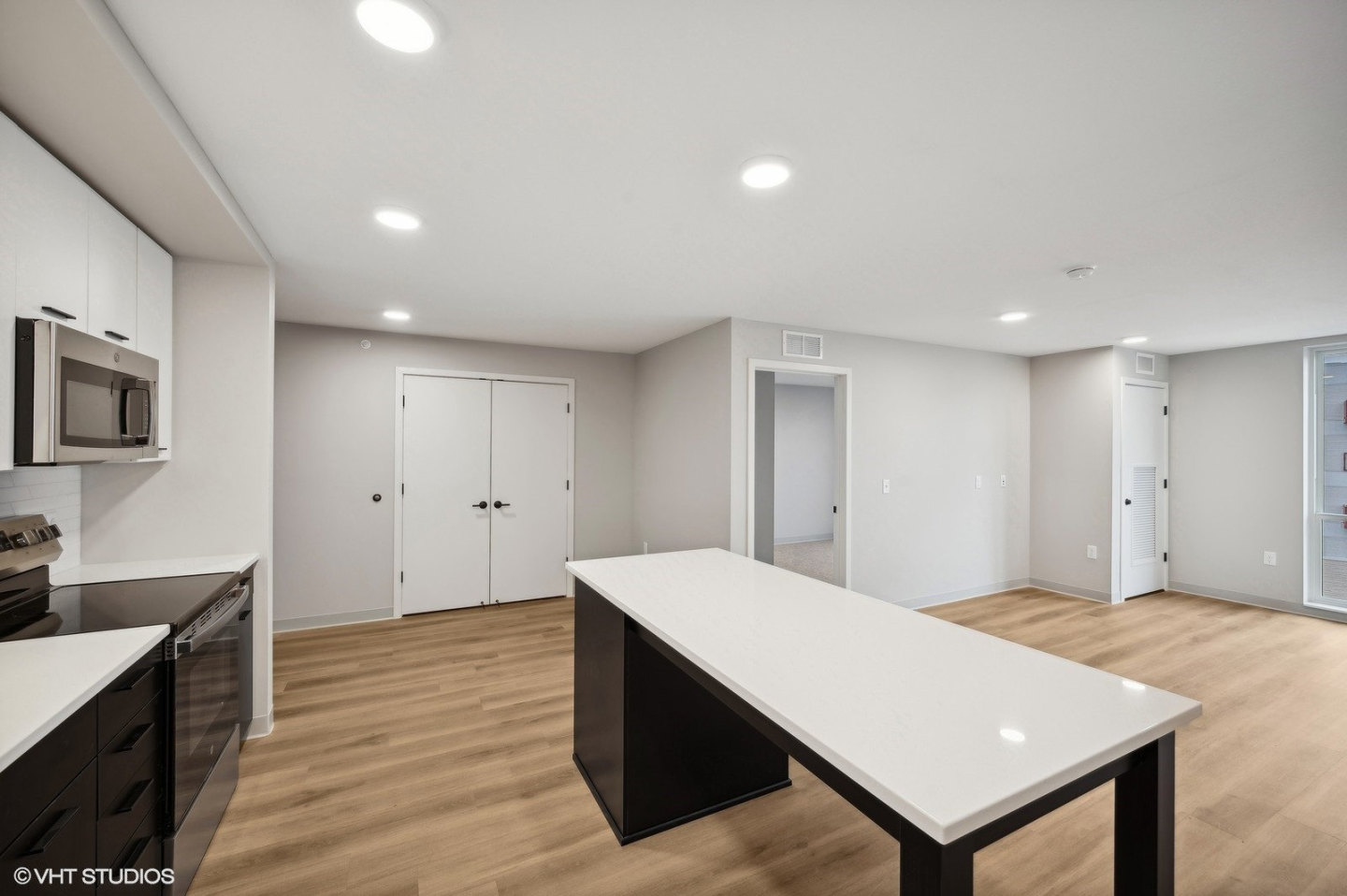 Harbourline Apartments Image 13