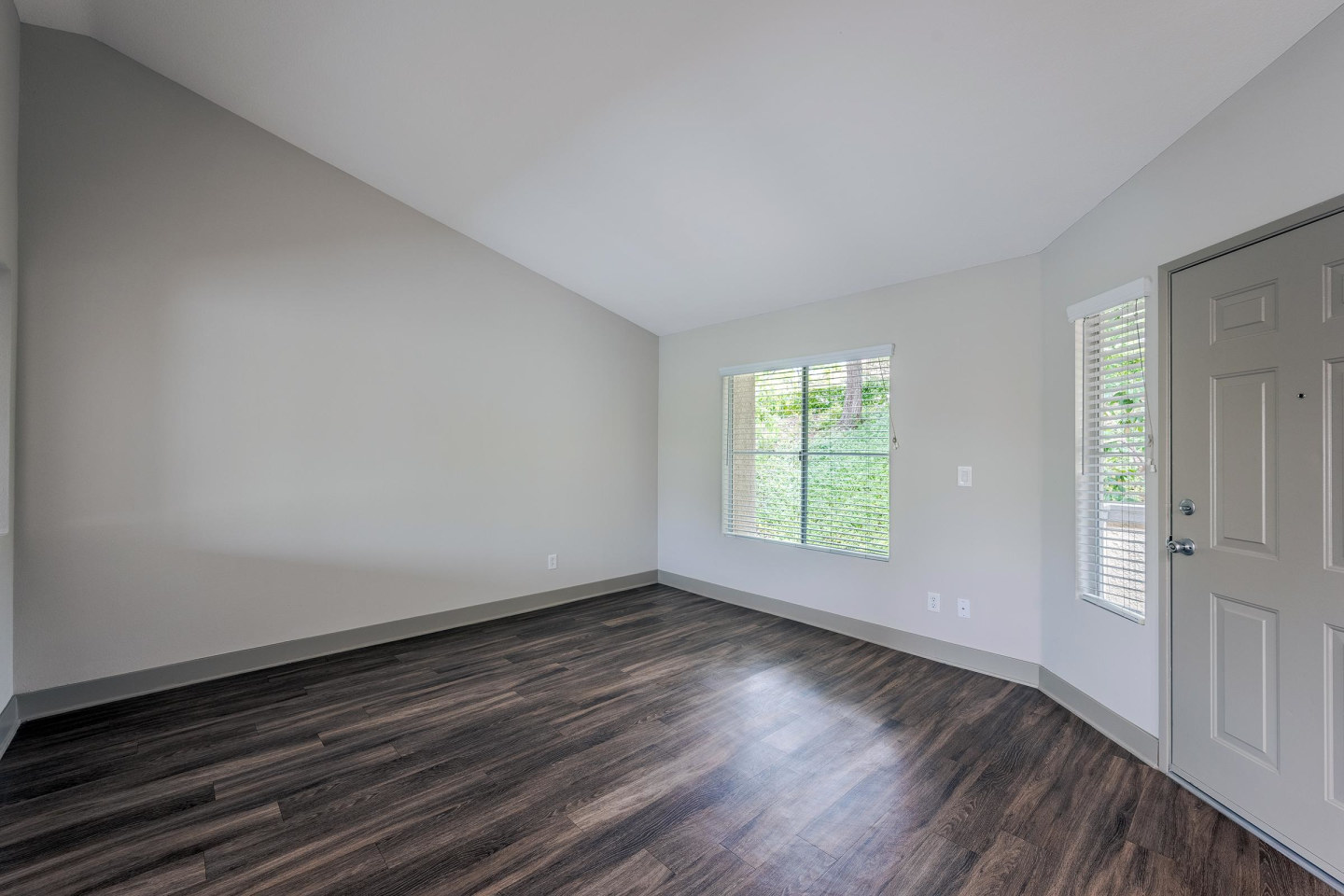 Sycamore Canyon Apartments Image 24