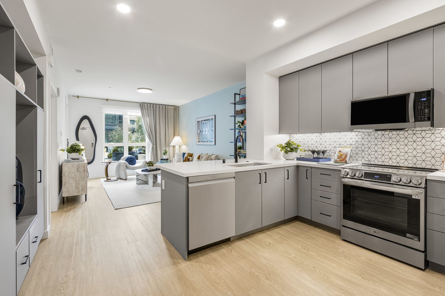 Sevens Luxury Apartment Image 14
