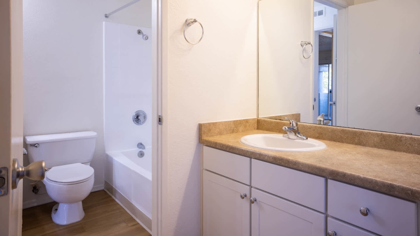 Oak Park Apartment Homes Image 16