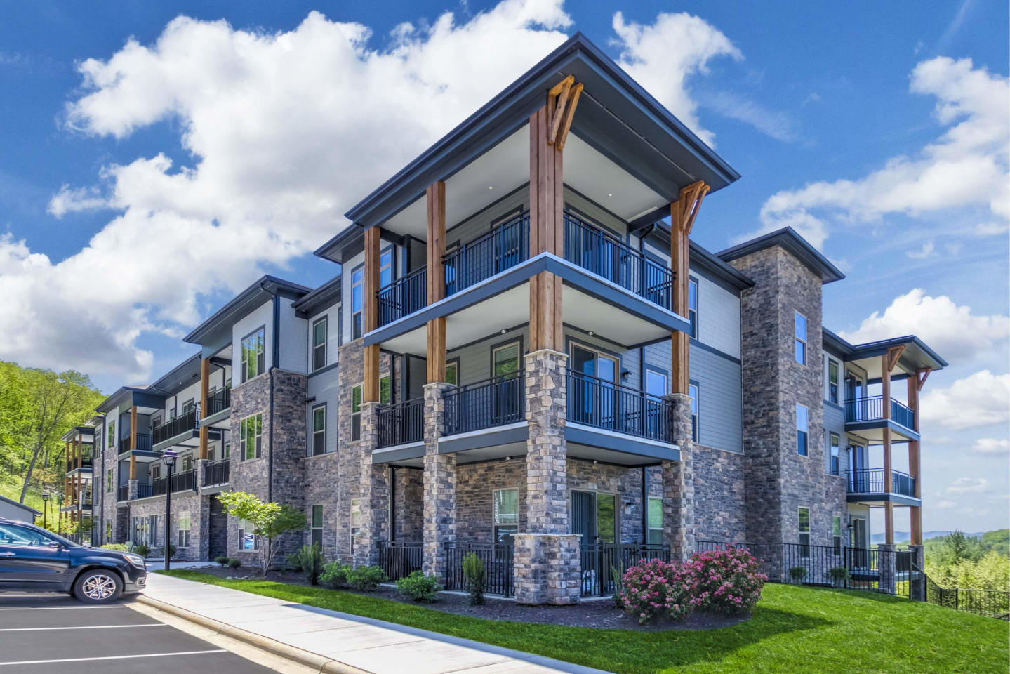 Enclave Piney Mountain Image 24
