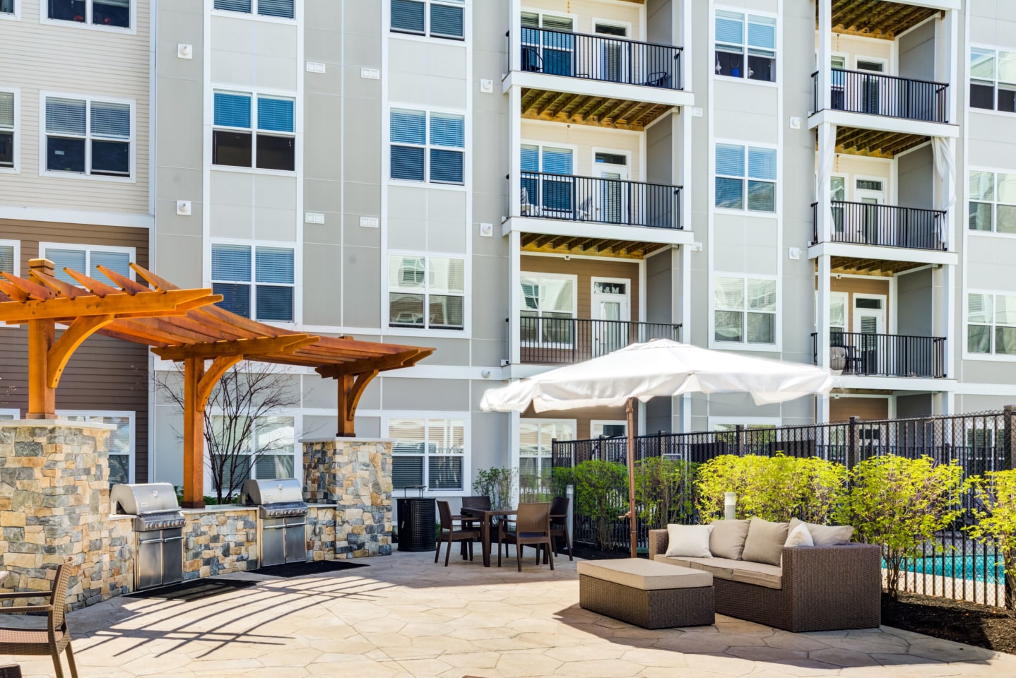Everly Image 26