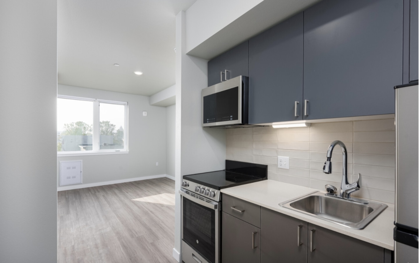 Ellis Apartments - Student Housing Image 7