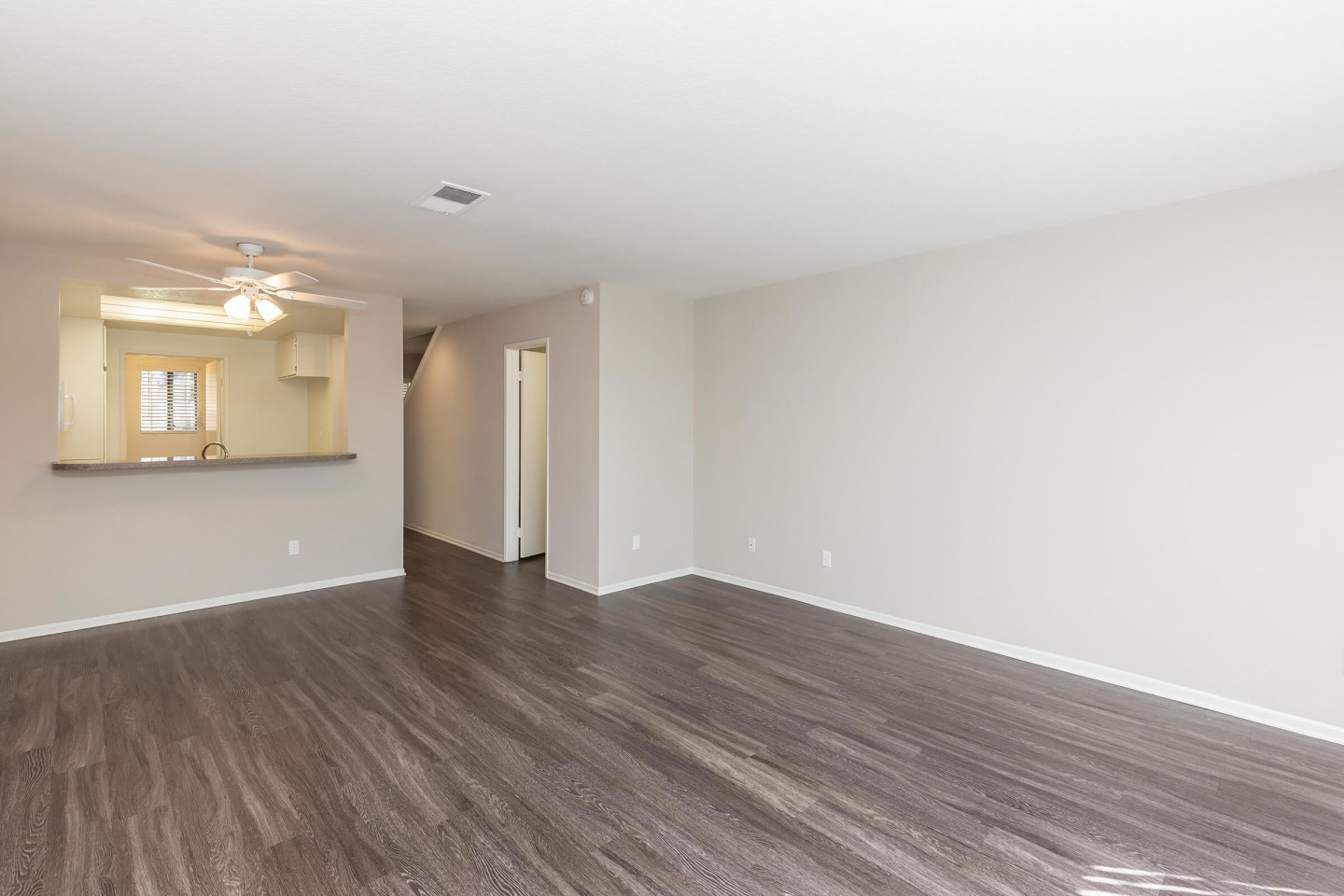 Emerald Court Apartment Homes Image 9