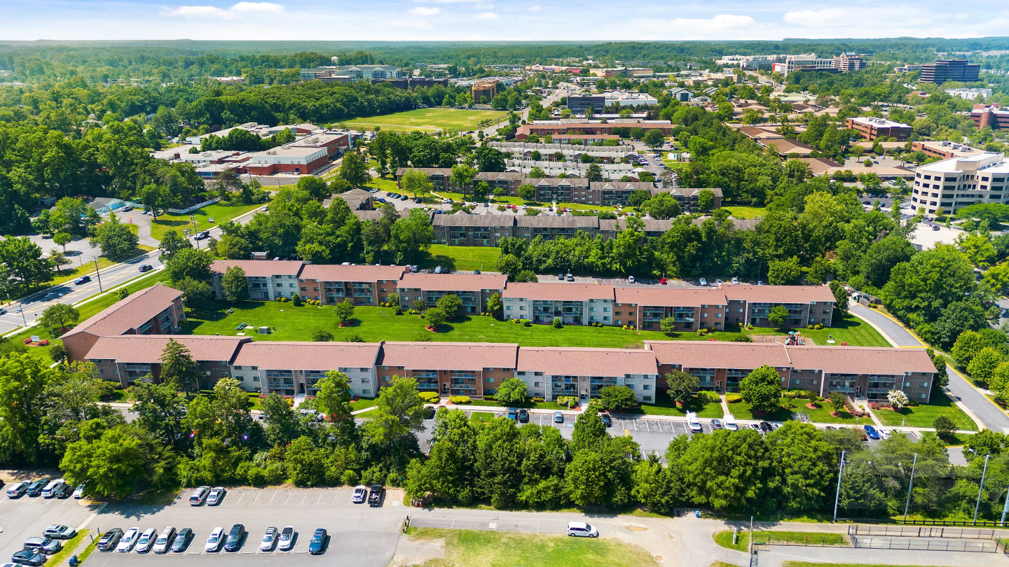 Gainsborough Court, Churchill Mews, and Copperfield Square Apartments & Townhomes Image 62