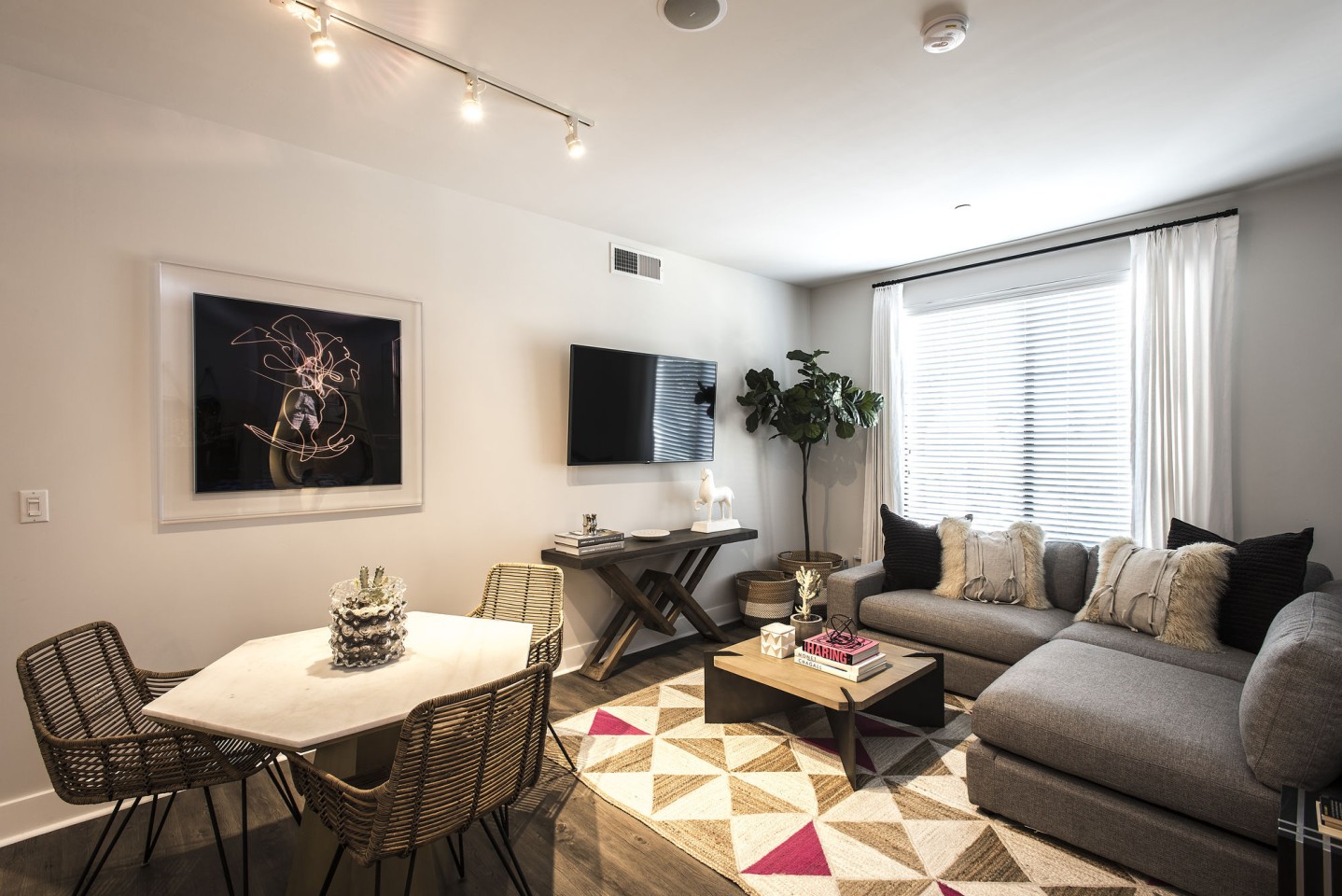 Arts District Apartments Image 16
