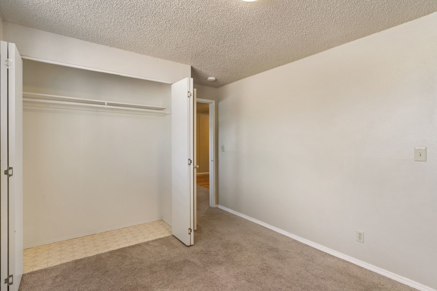Dolphin Apartments Image 21