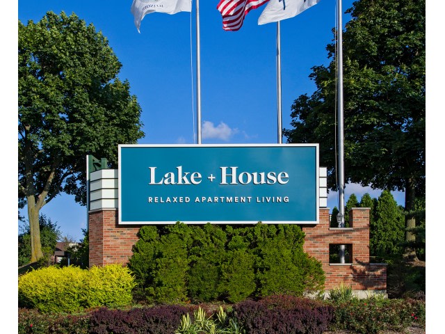 Woodland Creek Luxury Apartments Image 7
