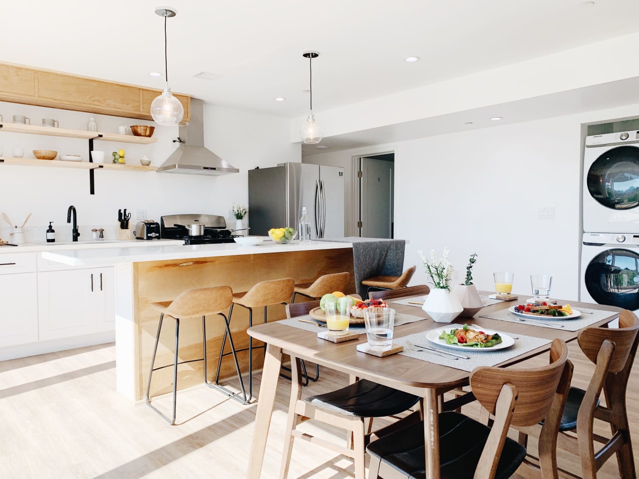 1607 W 35th Place - Co-Living Image 2