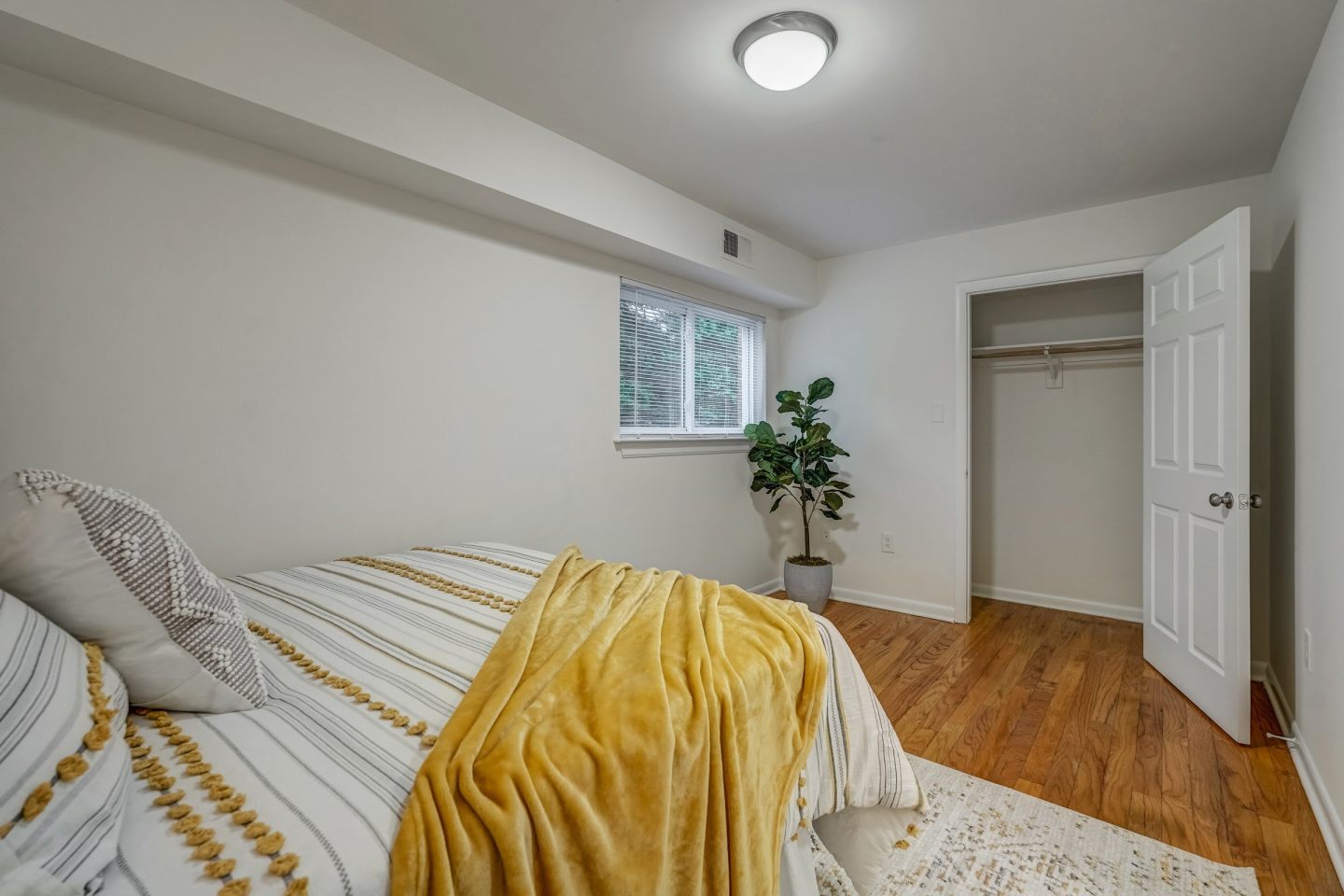 Rock Creek Apartments Image 12