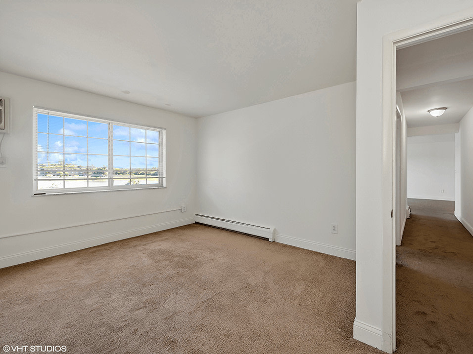 Lakota Lake Apartments Image 6