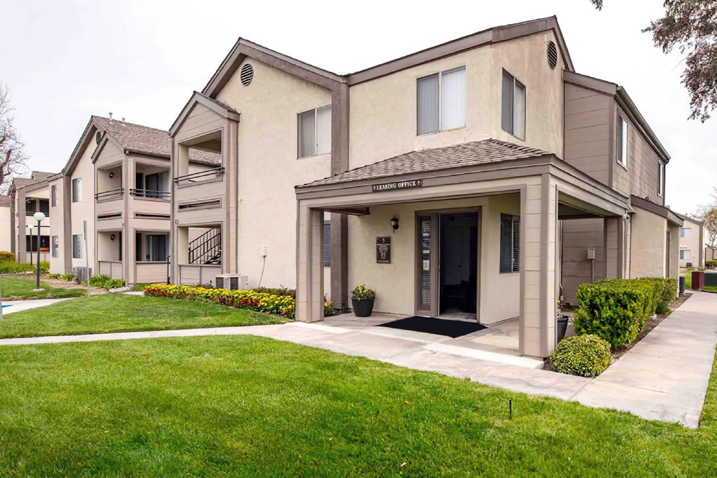 Shadow Canyon Apartments Image 2