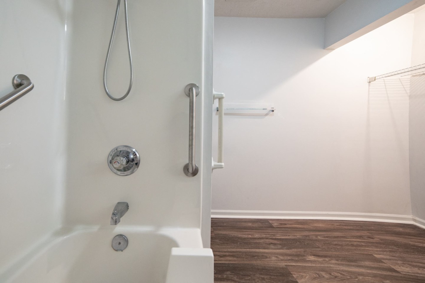 Shady Oak Village - Senior Living Apartments Image 35