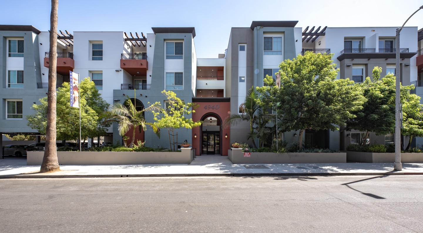 Park Encino Image 1