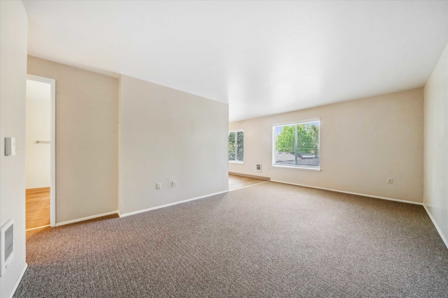 Bristol Court Apartments Image 8