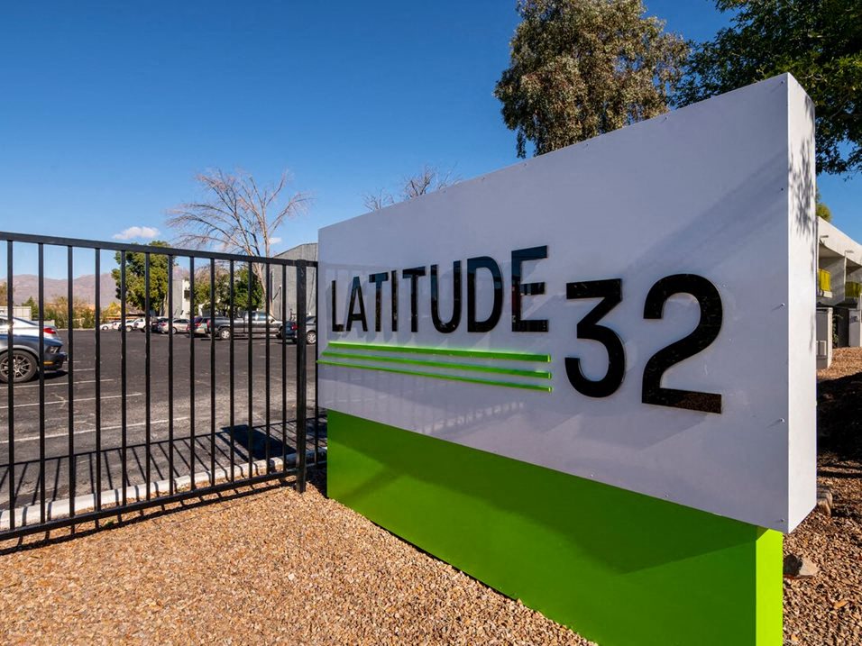 Latitude 32 Image 5