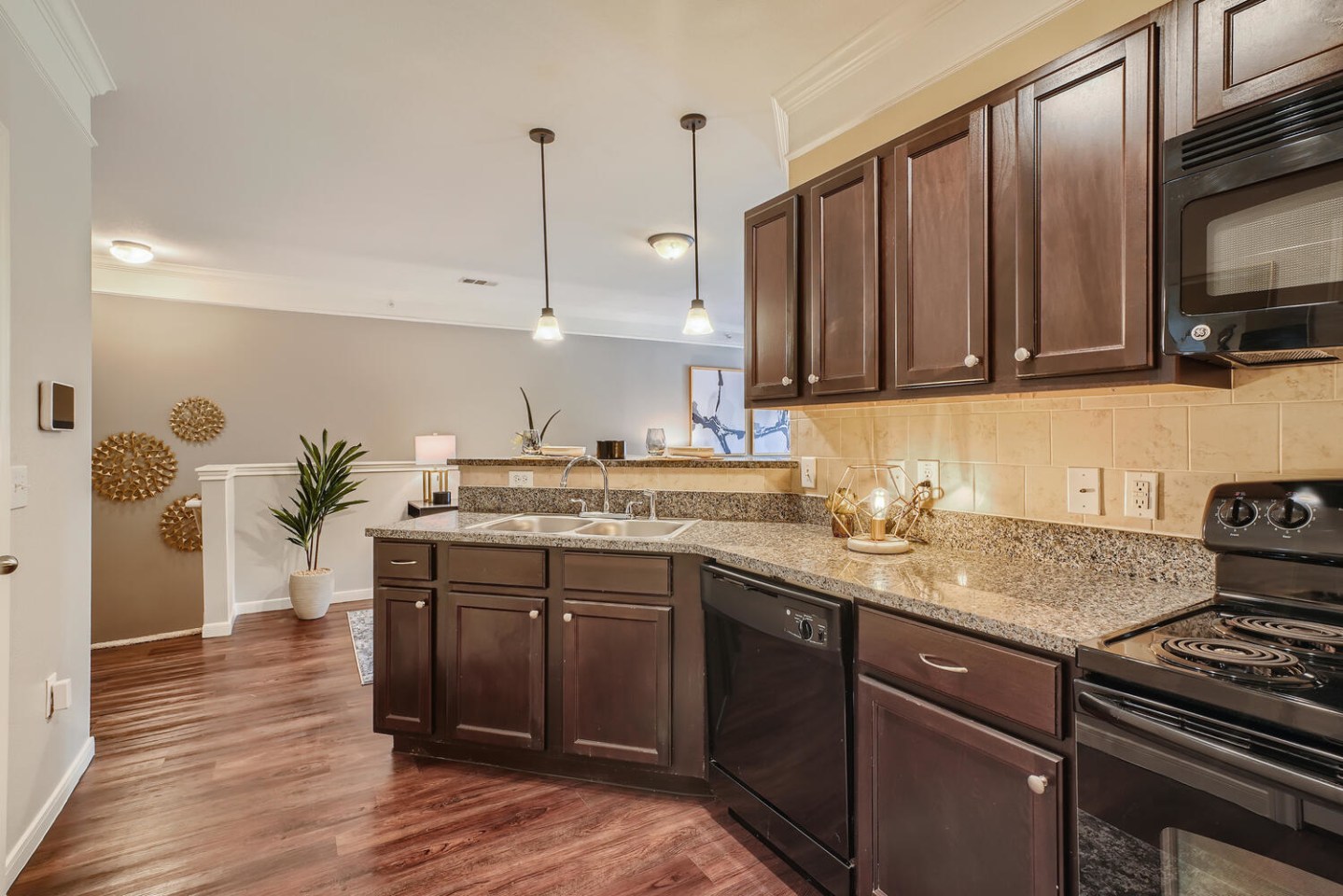 Grand Villas at Katy Image 39