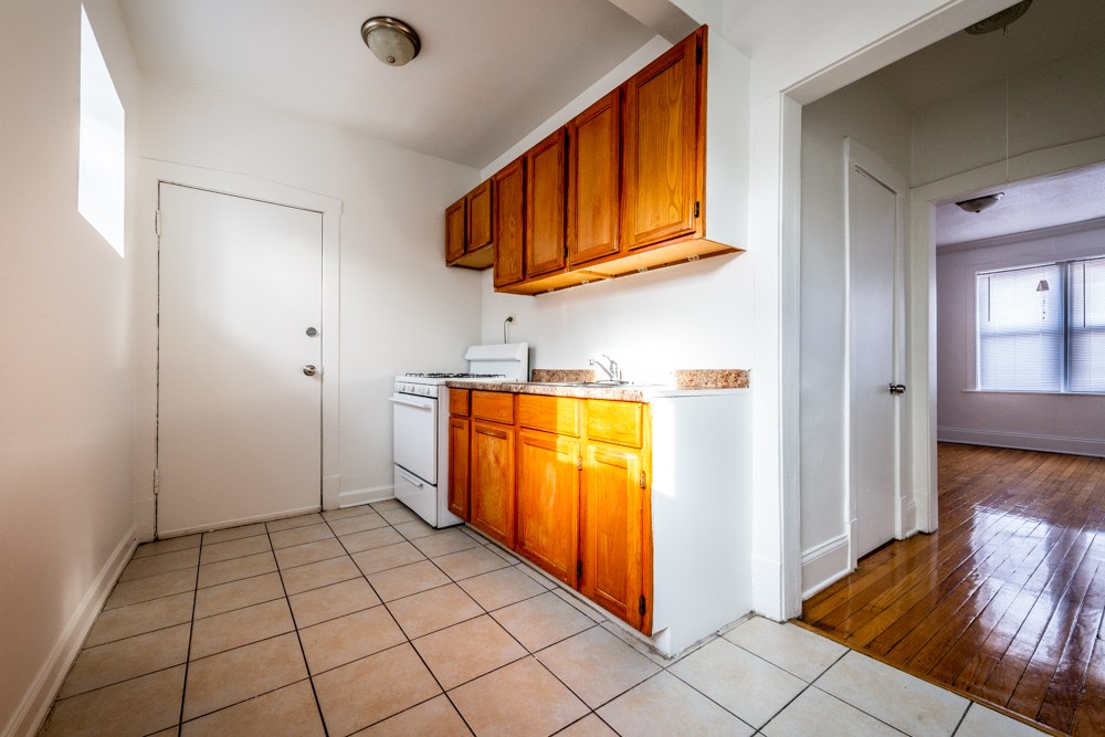 7003 S Harper Image 6