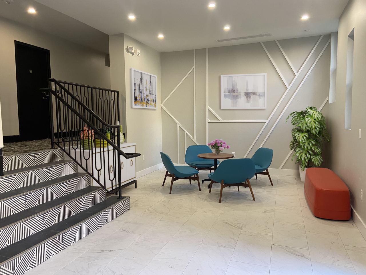 Howard Manor Image 11